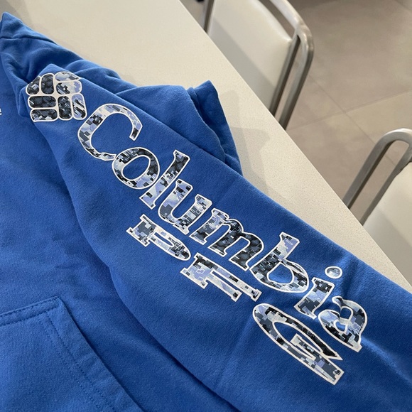 Columbia Hoodie - Picture 2 of 4